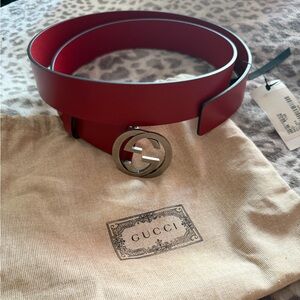 Gucci  Leather Belt with Silver Interlock Buckle